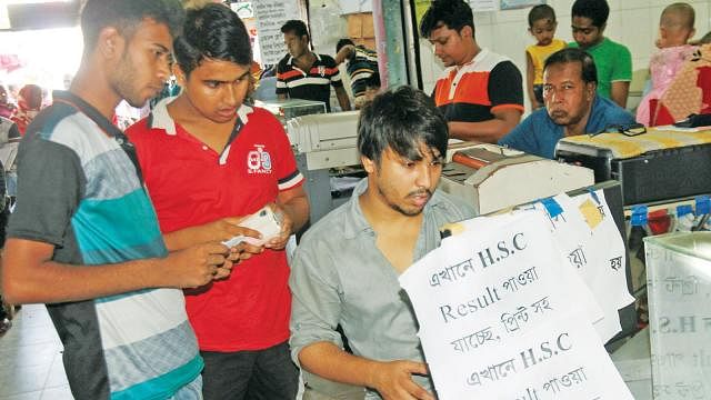 Students wait to know their results at a market in Bogura. Prothom Alo File Photo