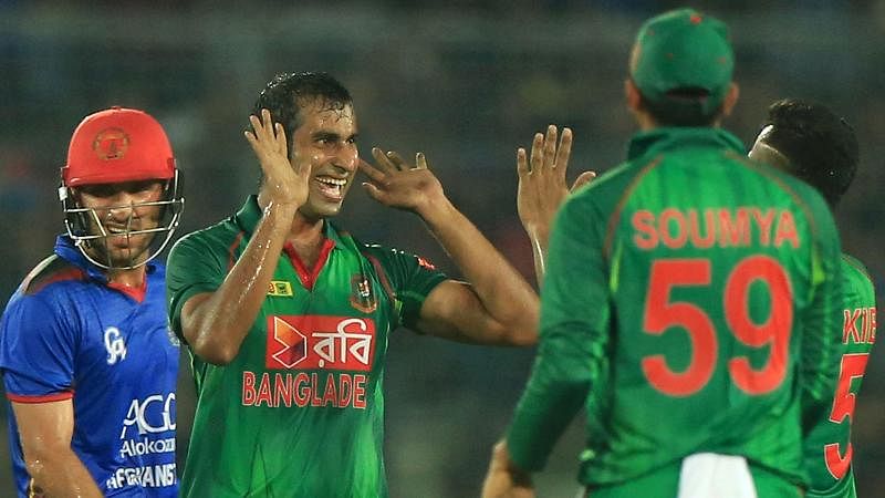 Mosharraf Hossain Rubel’s superb bowling helped Bangladesh men’s national cricket team secure their 100th win in ODIs. Prothom Alo File Photo