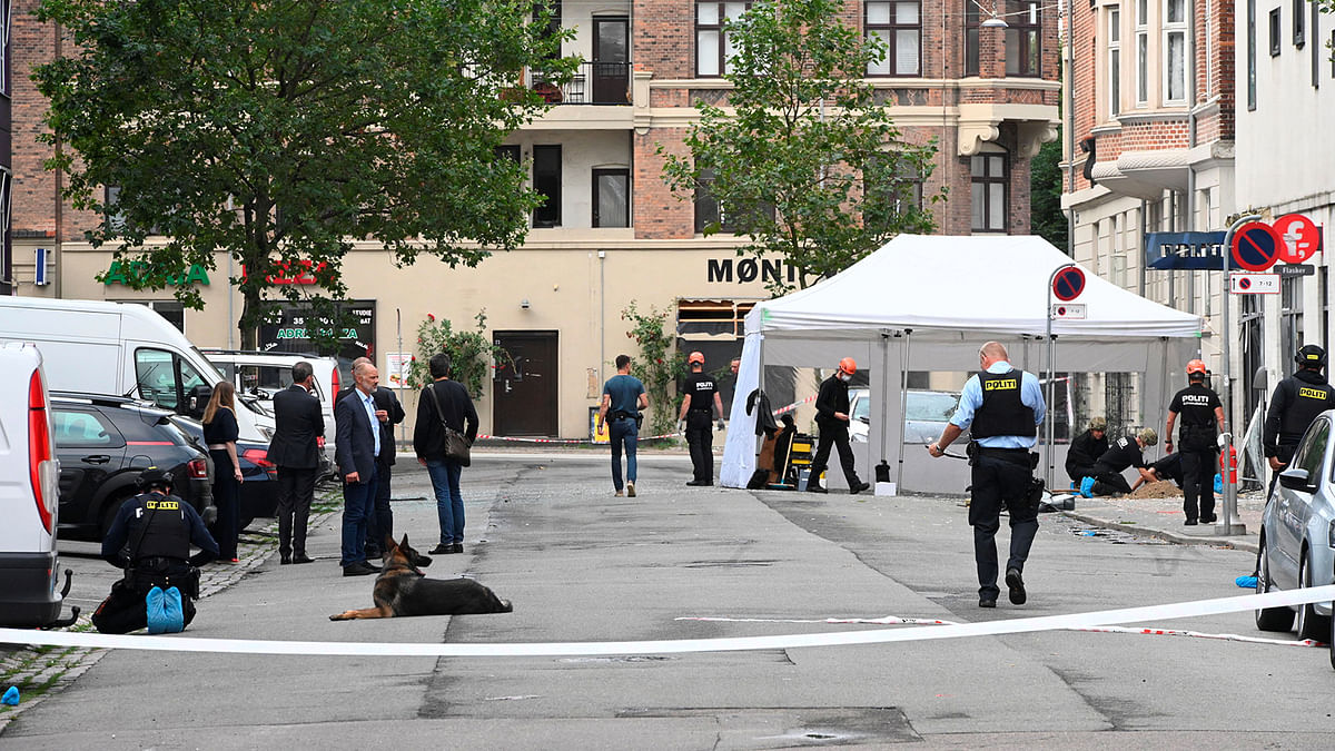 Danish police technicians inspect the scene outside a local police station, following an explosion in Copenhagen, Denmark on 10 August 2019. Photo: Reuters