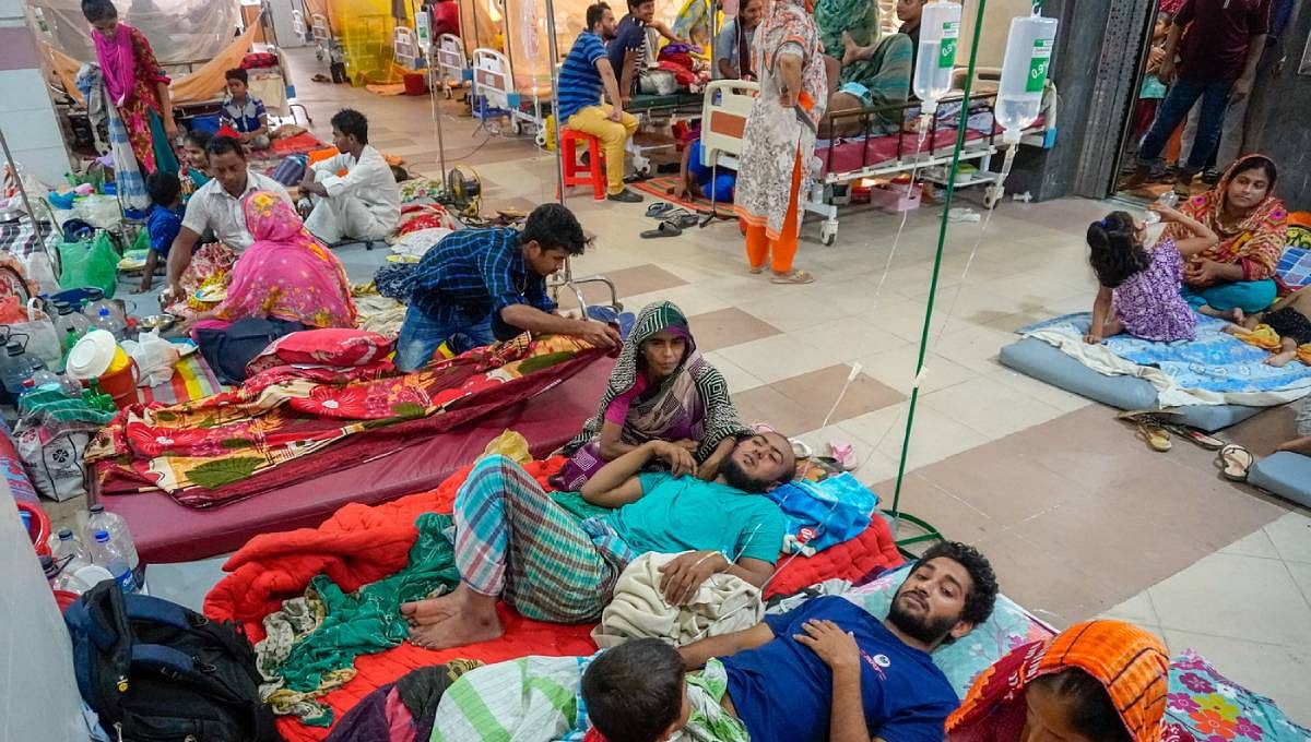 Dengue infected patients under treatment at Mugda Medical College Hospital, Dhaka. Photo: UNB