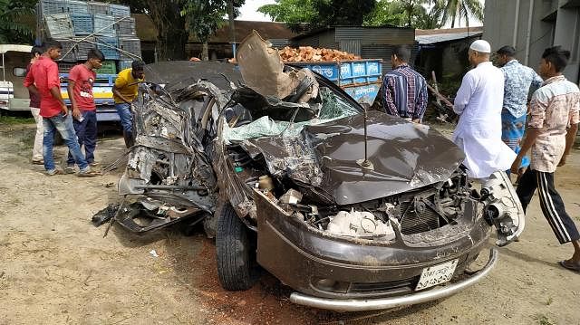 university students among 4 killed in road crash
