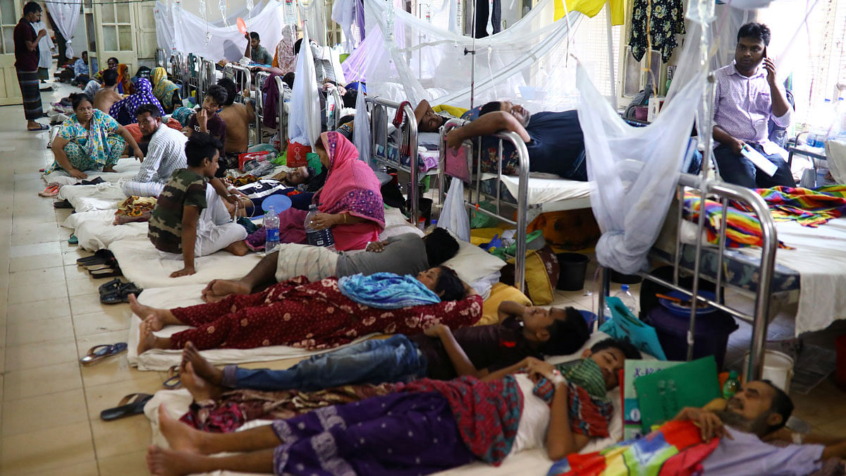 Dengue infected patients are seen hospitalised at the Sir Salimullah Medical College Hospital in Dhaka, Bangladesh, 2 August 2019. Photo: Reuters