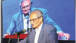 Nobel laureate Amartya Sen addresses the launching ceremony of the book, Bharat: Unnyan O Banchona, at the Krishibid Institute in Dhaka on 23 February 2015. Prothom Alo File Photo