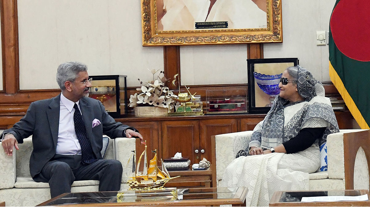 Indian external affairs minister Subrahmanyam Jaishankar (L) calls on prime minister Sheikh Hasina at her official Ganabhaban residence in Dhaka on Tuesday. Photo: PID
