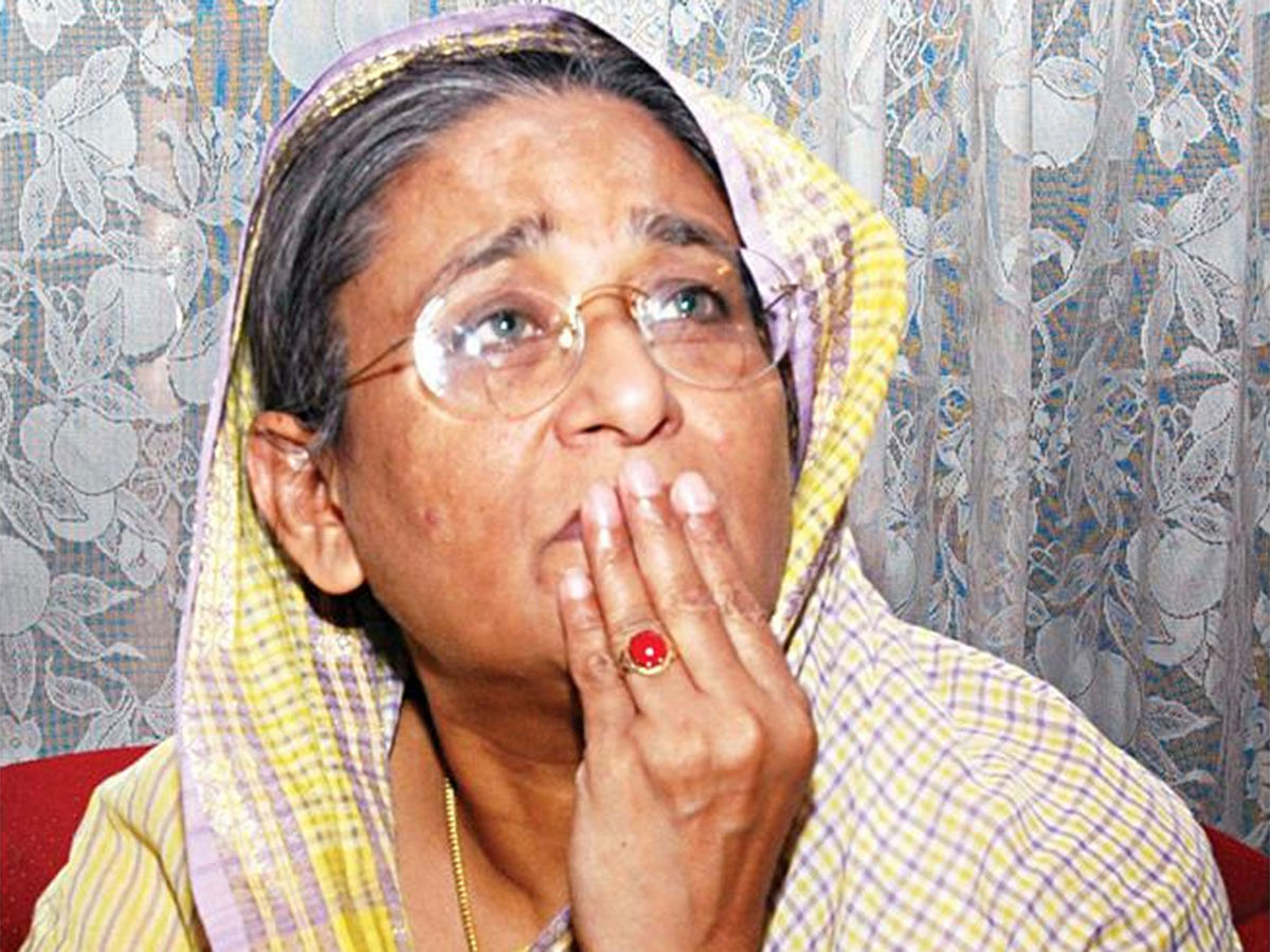 Sheikh Hasina after the grenade attack