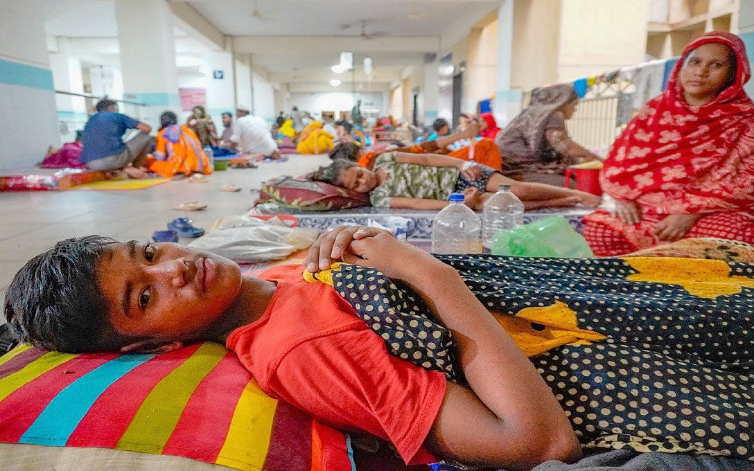 Dengue patients under treatment at a hospital in Dhaka. UNB File Photo