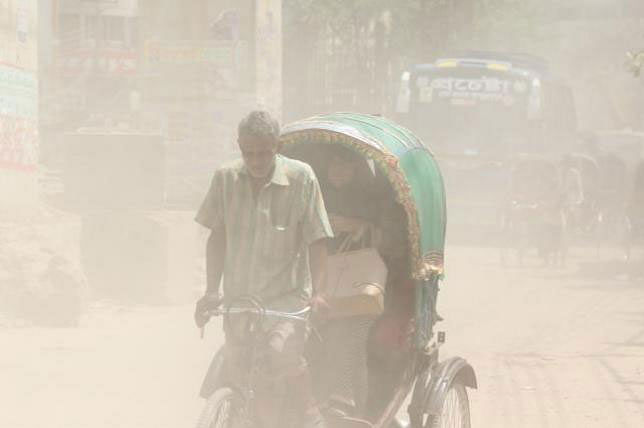 Dusty Dhaka. Prothom Alo file photo