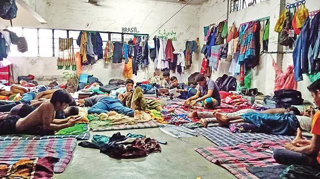 Students of Dhaka University are seen in an overcrowded dormitory at Master Da Surja Sen Hall on Tuesday. Photo: Prothom Alo