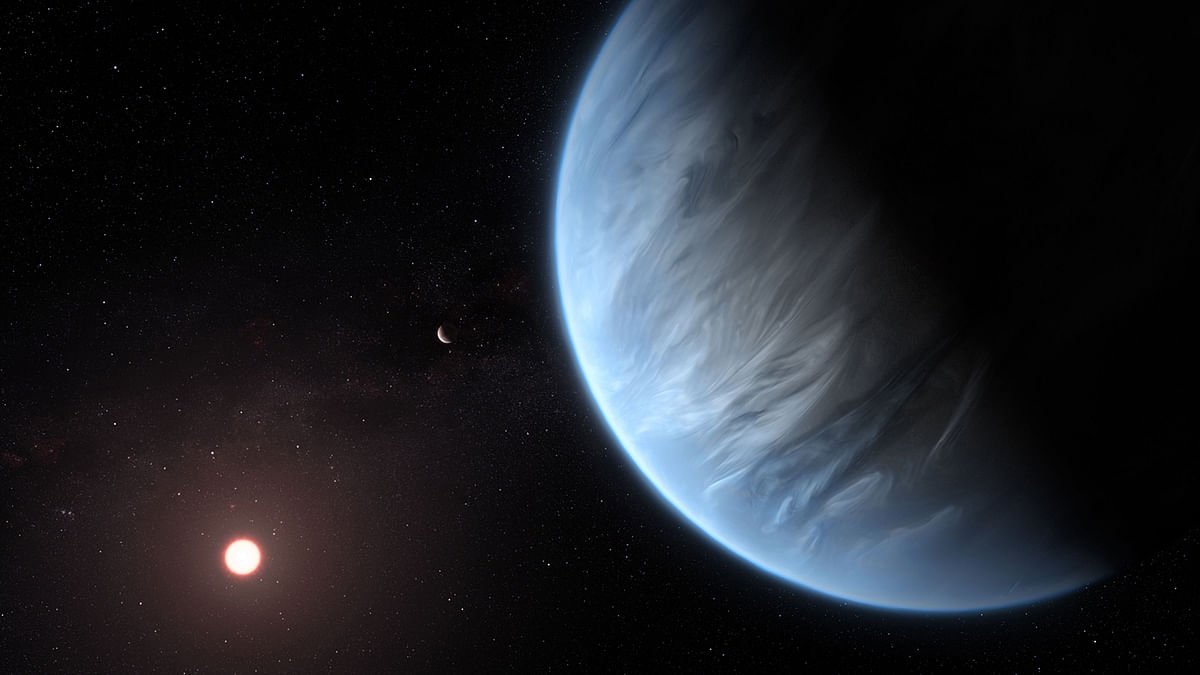 A handout artist`s impression released on September 11, 2019, by ESA/Hubble shows the K2-18b super-Earth, the only super-Earth exoplanet known to host both water and temperatures that could support life.