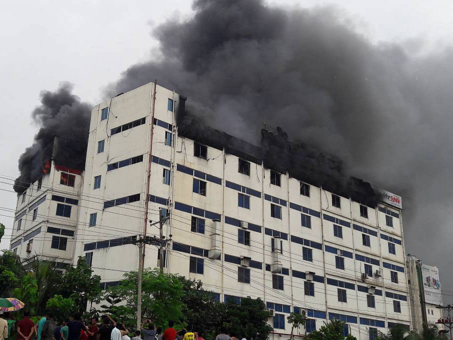 A fire broke out at the warehouse of Minister Refrigerator in Gazipur city on Friday morning. Photo: UNB