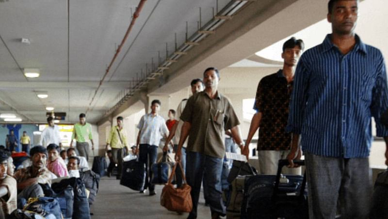 Bangladeshi workers arriving at Hazrat Shahjalal International airport in in Dhaka from Saudi Arabia. Photo: UNB