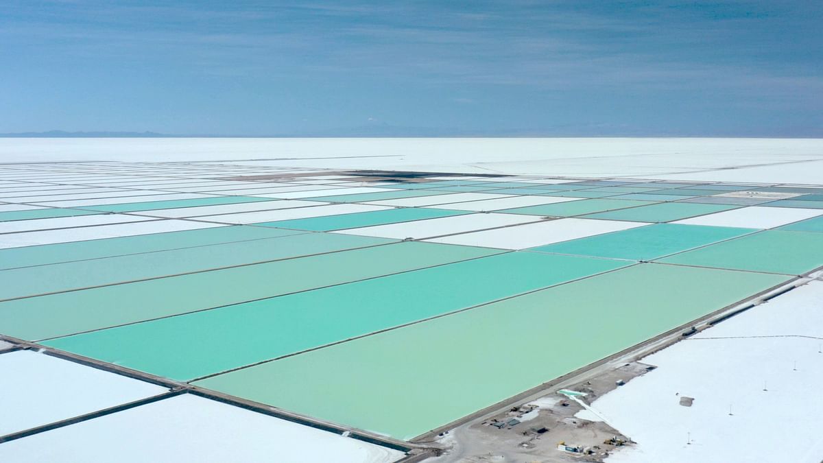 Aerial view of evaporation pools of the new state-owned lithium extraction complex, in the southern zone of the Uyuni Salt Flat, Bolivia, on 10 July 2019. Photo: AFP