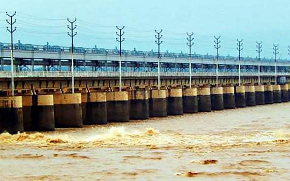 Farakka Barrage. Photo: Bhashkar Mukharjee