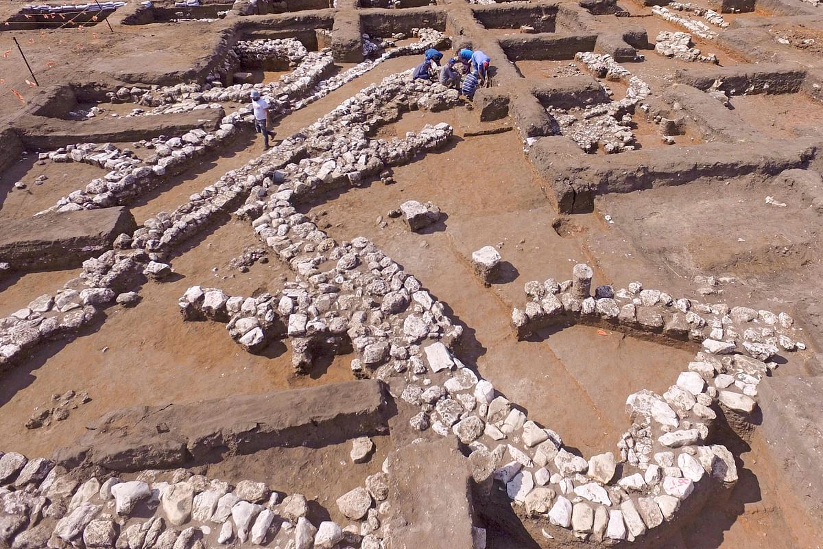 Israeli archaeologists work at the ancient site of En Esur (Ein Asawir) where a 5000-year-old city was uncovered, near the Israeli town of Harish on 6 October 2019. Photo: AFP