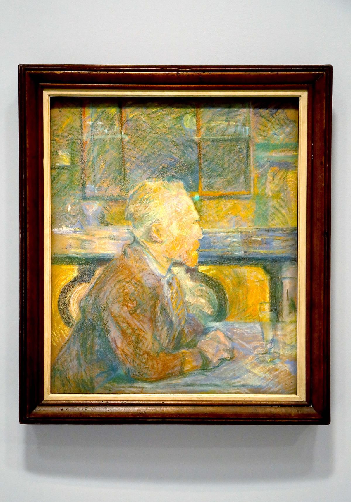 This picture taken on 8 October 2019, shows a painting dated 1887 made with chalk pastel on cardboard ` Portrait of Vincent van Gogh ` as part of the exhibition ` Toulouse Lautrec - Resolutely modern` at the Grand Palais in Paris. Photo: AFP
