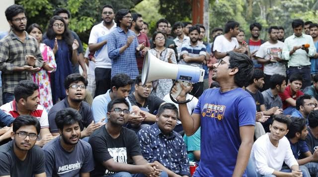 Students resume their demonstrations to press home 5-point demand on BUET campus on Saturday. Photo: Suvra Kanti Das