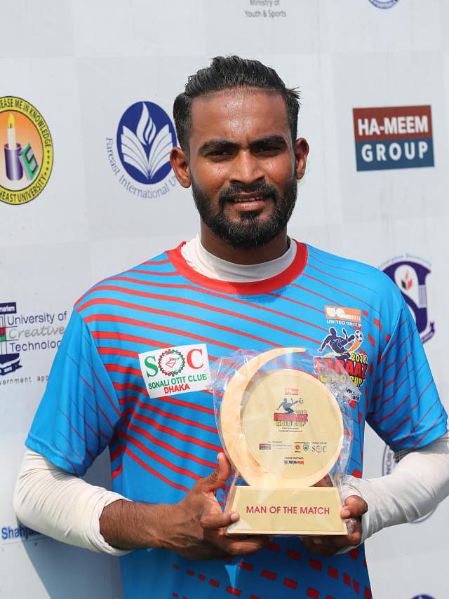 Russel Munshi was adjudged man of the match. Photo: Prothom Alo