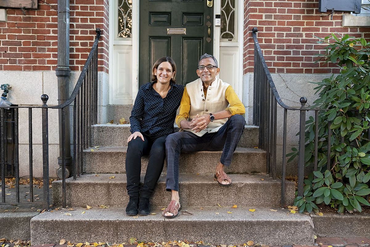This photo obtained 14 October, 2019 courtesy of the Massachusetts Institute of Technology(MIT) shows Abhijit Banerjee and Esther Duflo winners of the 2019 Nobel Prize for Economics at their home in Boston, Massachusetts on 14 October, 2019. Photo: AFP