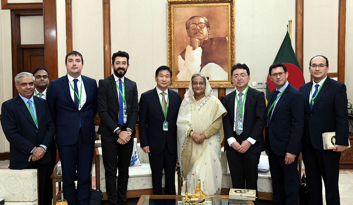 Prime minister Sheikh Hasina with the delegation of Asian Development Bank (ADB) her at her official residence Ganobhaban. Photo: PID