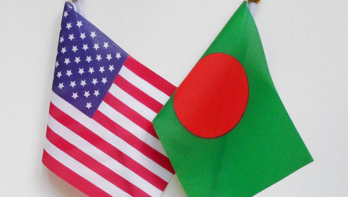 Flags of USA and Bangladesh. Photo: UNB
