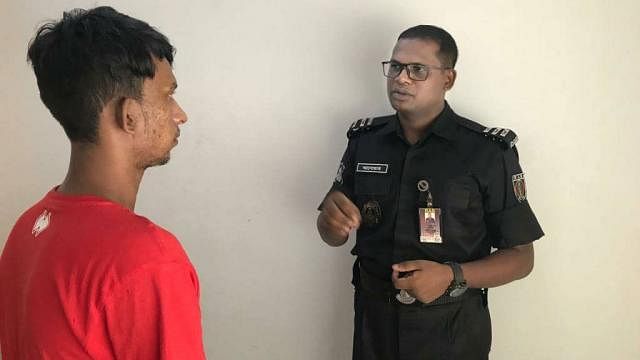 Professional cyber criminal Mahfuzur Rahman Nabin (28) has finally been caught by the Rapid Action Battalion (RAB). Photo: RAB courtesy