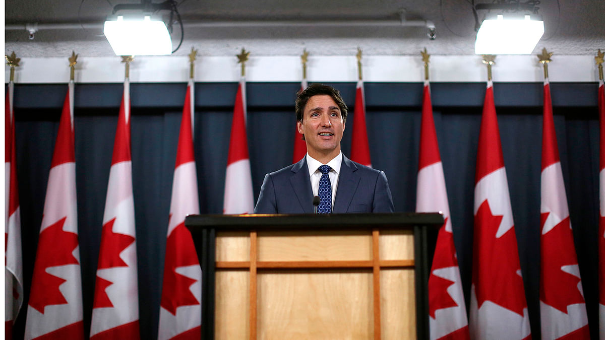 Canadian Prime Minister Justin Trudeau speaks during a news conference on 23 October 2019 in Ottawa, Canada A weakened Prime Minister Justin Trudeau set out 22 October 2019 to secure the support of smaller parties he will need to form a government after winning Canada`s nail-biter general election but falling short of a majority. Photo: AFP