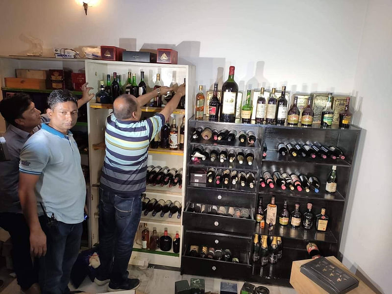 The Department of Narcotics Control (DNC) raided two houses of film producer and businessman Aziz Mohammad Bhai in the capital`s Gulshan area and found huge foreign liquor on Sunday. Photo: UNB