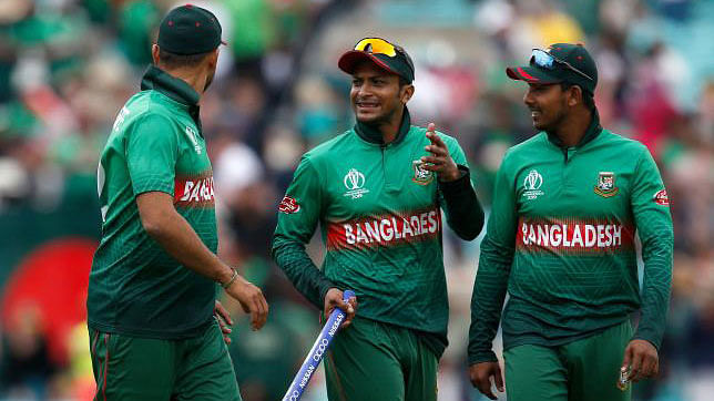 Tigers fly to India without Shakib Al Hasan (C). AFP file photo