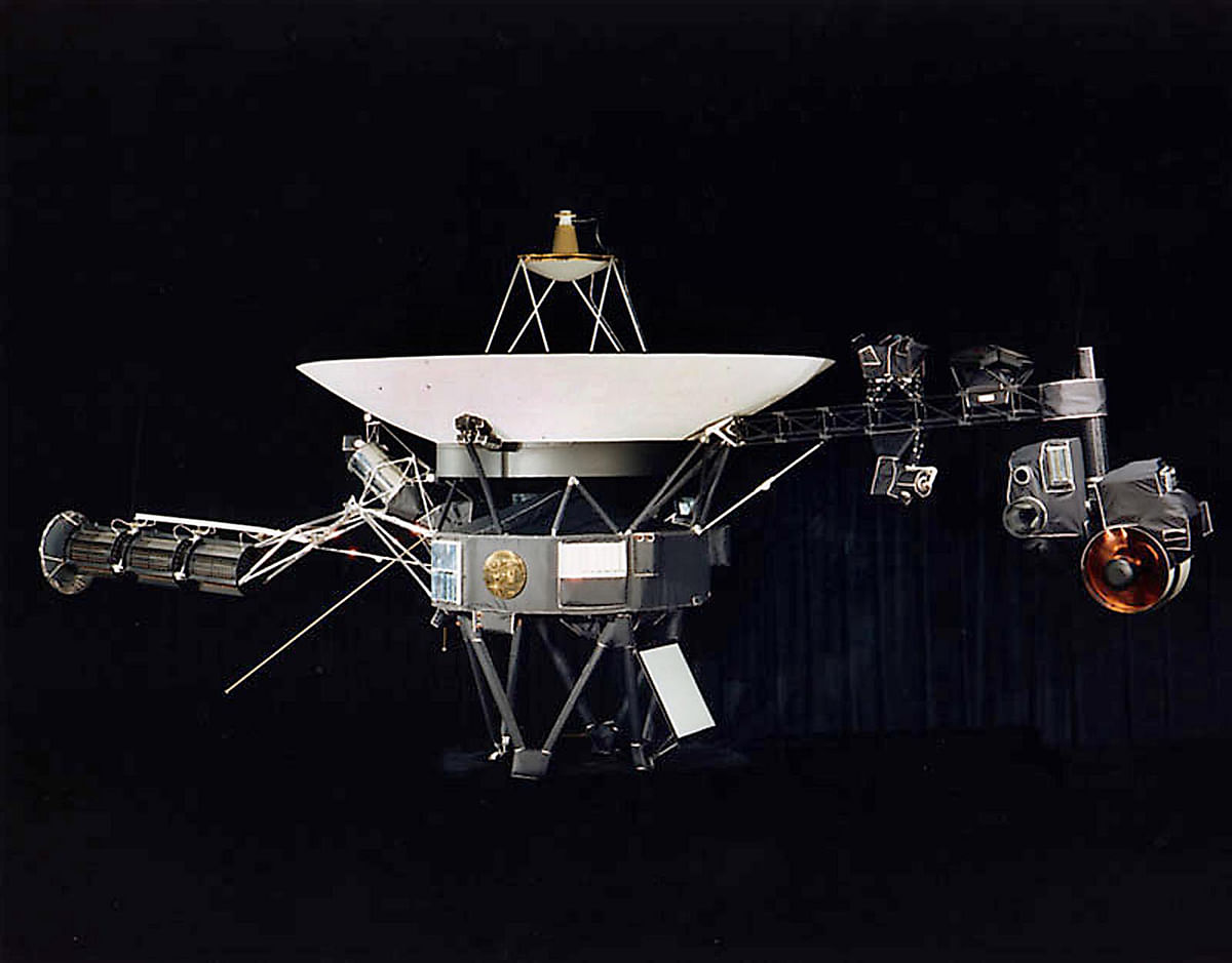 This NASA file handout image obtained on 9 August 2002 shows one of the twin Voyager spacecraft. After 41 years of travel and almost eighteen billion kilometres, the famous Voyager 2 probe left the Sun`s protective bubble to enter interstellar space, making valuable observations on the boundary between these two worlds. Photo: AFP