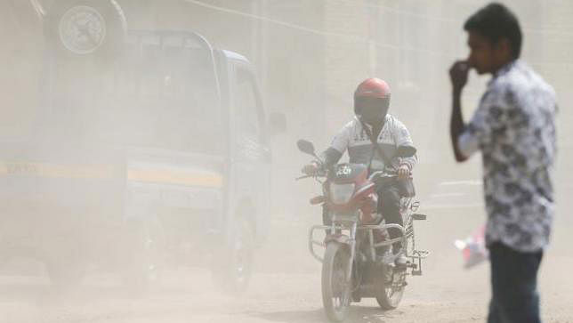 Act immediately to contain air pollution. Prothom Alo File Photo