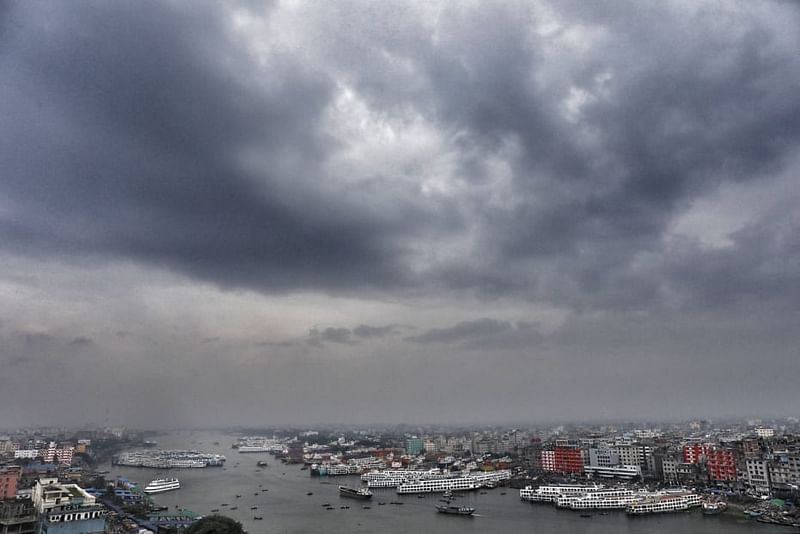 Bangladesh Inland Water Transport Authority (BIWTA) suspends operation of river vessels ahead of the cyclone Bulbul. Sadarghat, Dhaka on 9 November 2019. Photo: Dipu Malakar