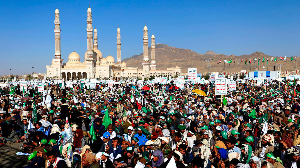 Yemeni Muslims attend a gathering to celebrate the birth of Islam`s Prophet Mohammed in the Yemeni capital Sanaa on 9 November 2019. Photo: AFP