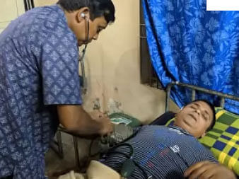 Shukkur Ali is given treatment in the university medical centre after he was beat up by a member of Chitagong University unit BCL on Sunday. Photo: Prothom Alo