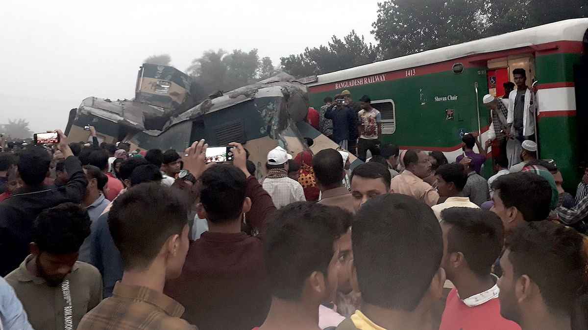 At least 15 people killed and over 100 injured in a head on collision between two trains in Mandbagh area of Kasba upazila in Brahmanbaria. Photo: Sohrab Hossain