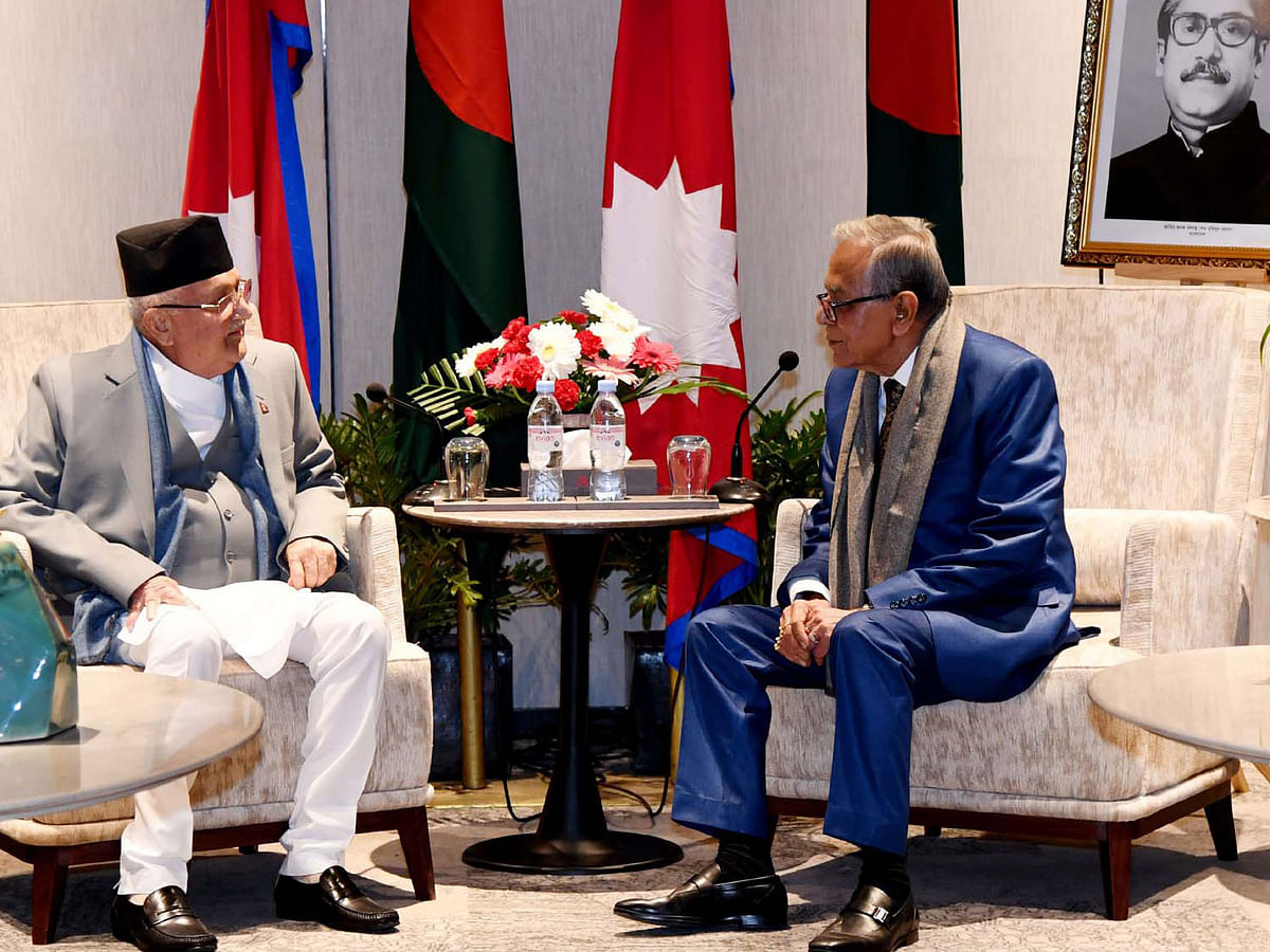 Nepal prime minister KP Sharma Oli (L) calls on Bangladesh president Abdul Hamid at his residence Marriott hotel in Kathmandu, Nepal on Wednesday. Photo: PID
