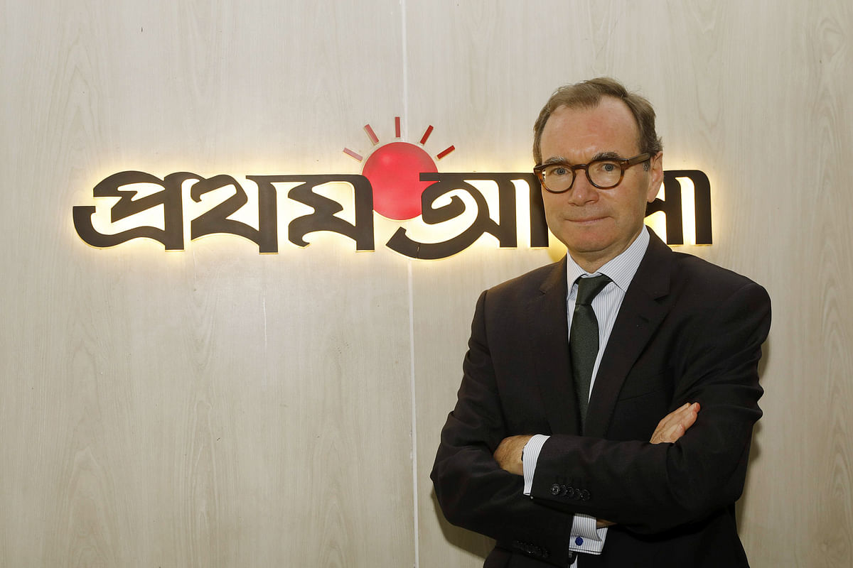 British high commissioner Robert Dickson at Prothom Alo office in Karwanbazar, Dhaka on 13 November. Photo: Prothom Alo