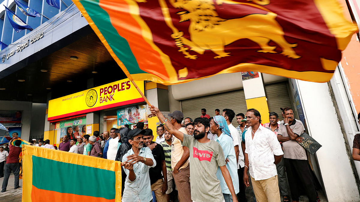 People celebrate after the voting ended during the presidential election day in Colombo, Sri Lanka on 16 November 2019. Photo: Reuters