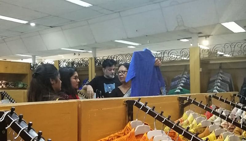 Mithila and Srijit spotted to shop at Gulshan Arong in Dhaka city on 15 November, 2019. Photo: Facebook