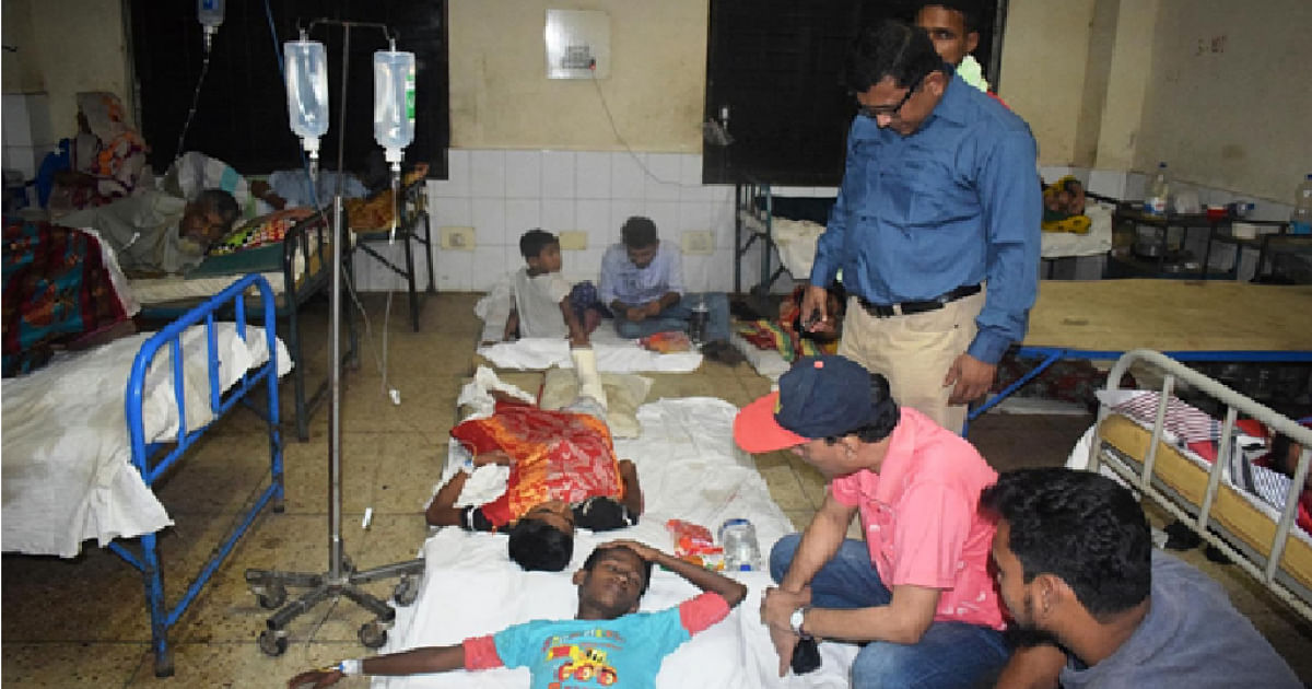 Roof collapse injured are taking treatment at a hospital in Chandpur. Photo: UNB