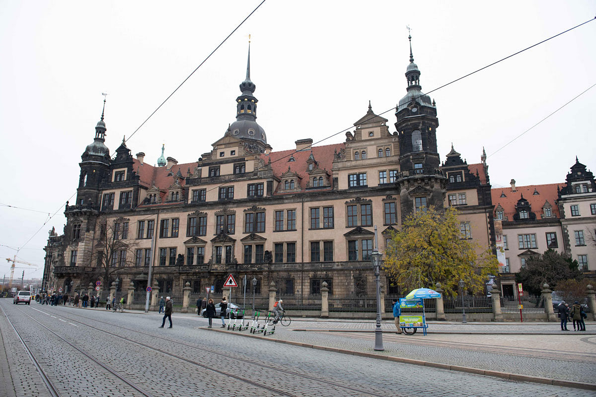 The front of the Royal Palace that houses the historic Green Vault (Gruenes Gewoelbe) is pictured in Dresden, eastern Germany on November 26, 2019. The Green Vault, with one of the biggest collection of baroque treasures in Europe, has been robbed, police said 25 November 2019. Photo: AFP