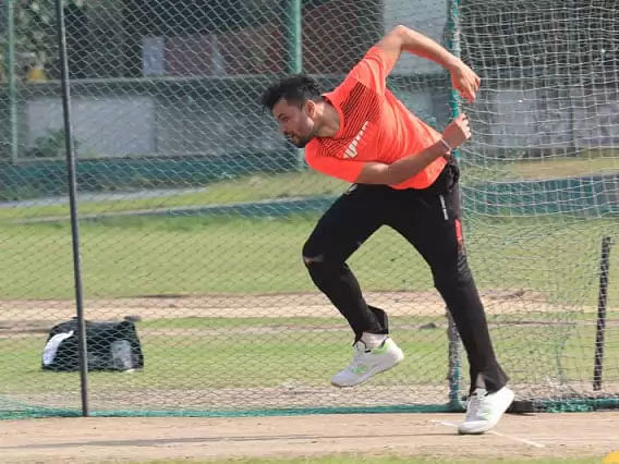 Mashrafe Bin Mortaza practices at National Academy Ground in Mirpur, Dhaka. Photo: Prothom Alo