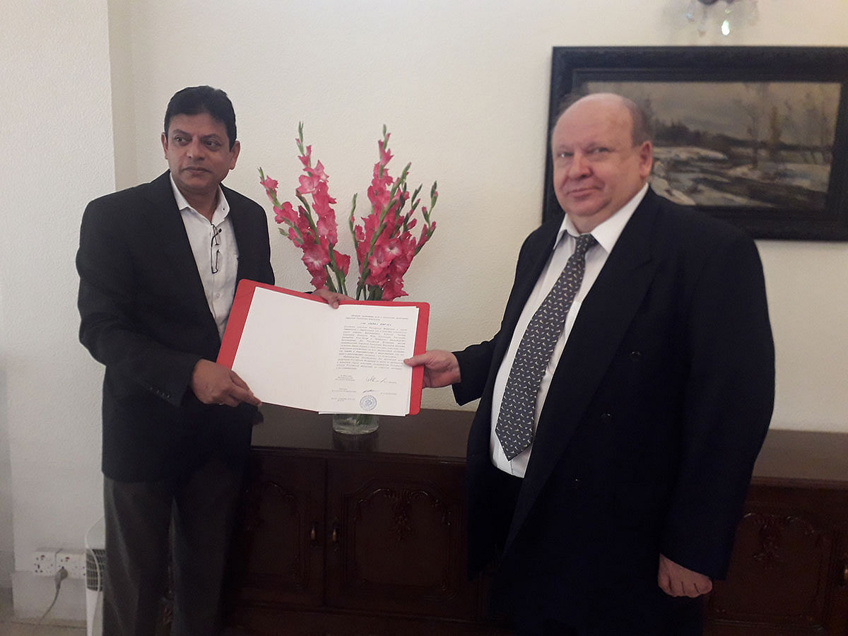 In a simple ceremony held today, Sunday, at the residence of the Russian ambassador to Bangladesh, Ashiq Imran was appointed as the Honorary Consul of the Russian Federation in Chattogram. Photo: Ayesha Kabir