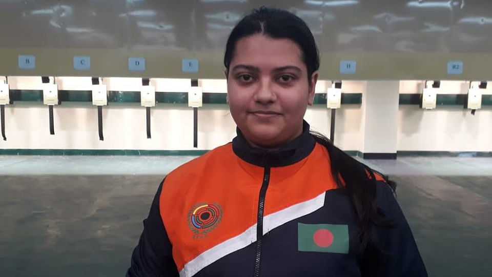Shooter Ardina Ferdous clinched silver medal in the women`s 10-metre air pistol shooting in the 13th South Asian Games in Nepal. Photo: Prothom Alo