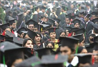 Outstanding results in higher education do not guarantee a good job for graduates in Bangladesh, according to a study of Bangladesh Institute of Development Studies (BIDS). Prothom Alo File Photo