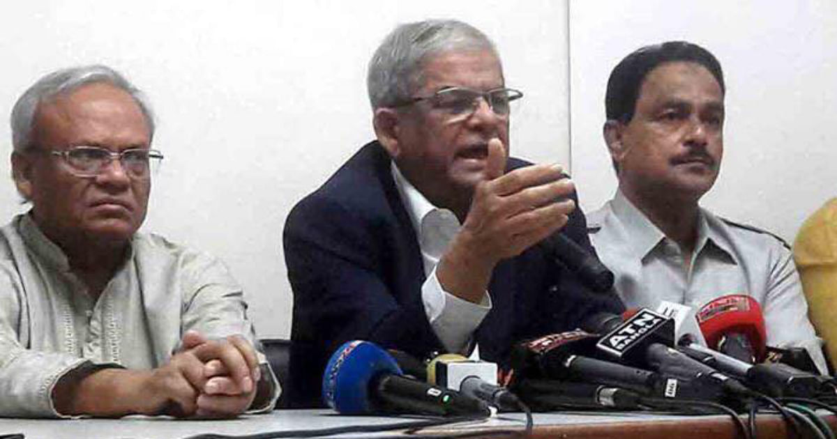 Bangladesh Nationalist Party secretary general Mirza Fakhrul Islam Alamgir (M) talks to media while party leader Ruhul Kabir Rizvi (L) and Moazzem Hossain Alal listens to him. Photo: UNB