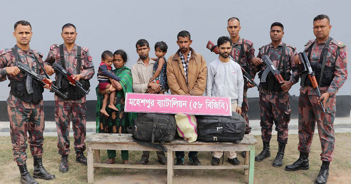 6 held along border while entering from India. Photo: UNB