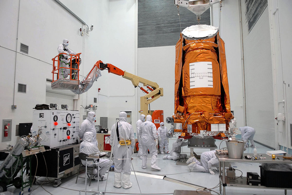 This 3 February 2009, image obtained from NASA shows the Hazardous Processing Facility at Astrotech in Titusville, Florida, as NASA`s Kepler spacecraft is placed on a stand for fueling. Even if technically the decade will end on 31 December 2020 (the year zero did not exist), AFP looks back at six scientific breakthroughs or discoveries of the 2010`s that are likely to be included in school textbooks. Photo: AFP