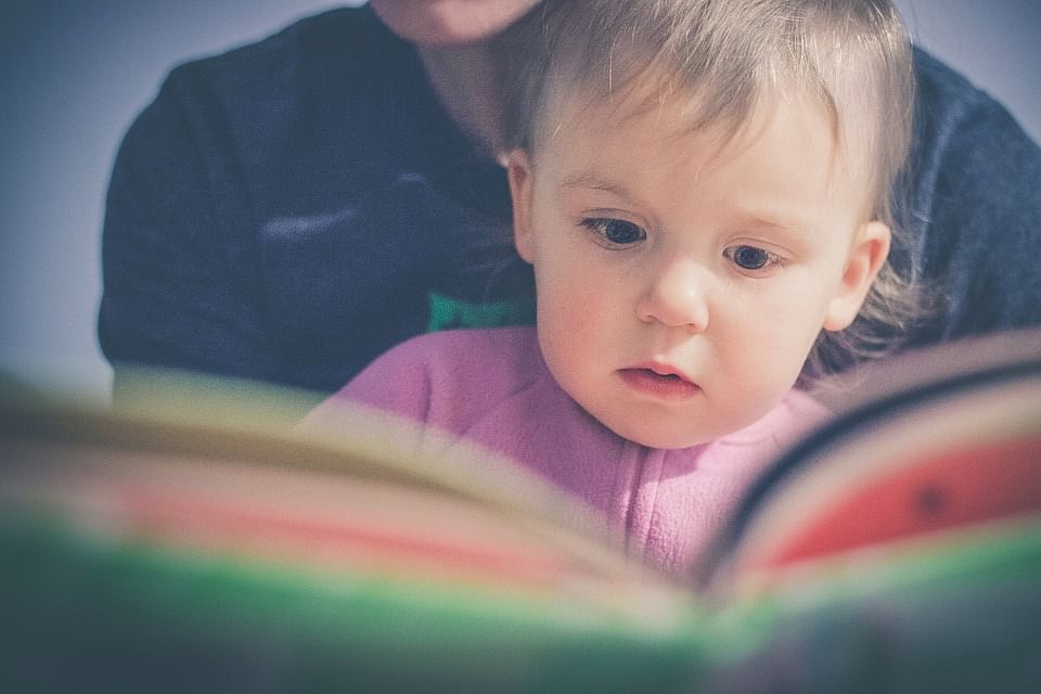 Bilingual children use as many words as monolingual children when telling a story, and demonstrate high levels of cognitive flexibility, a new study suggests. Photo: Pixabay