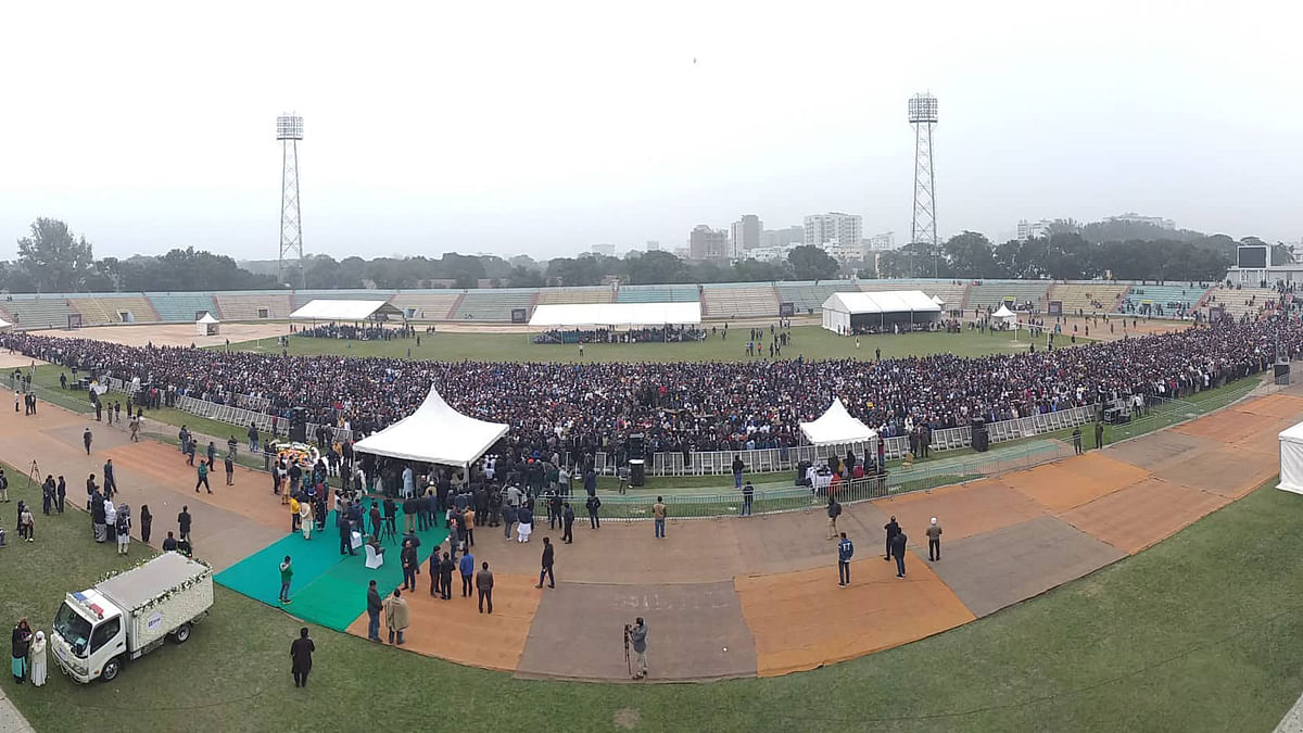 People gather to say the namaz-e-janaza of Sir Fazle Hasan Abed at Army Stadium, Dhaka on 22 December 2019. Photo: Dipu Malakar