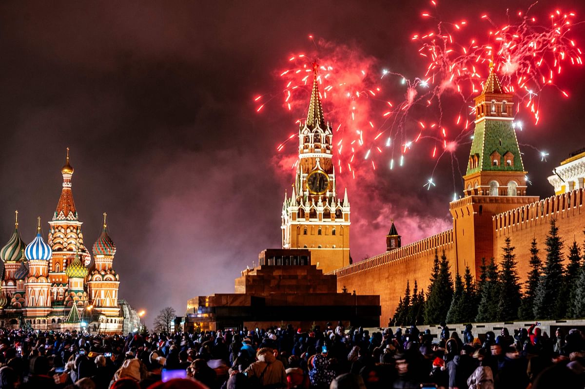 Fireworks explode over the Kremlin in Moscow during New Year celebrations, on 1 January 2020. Photo: AFP